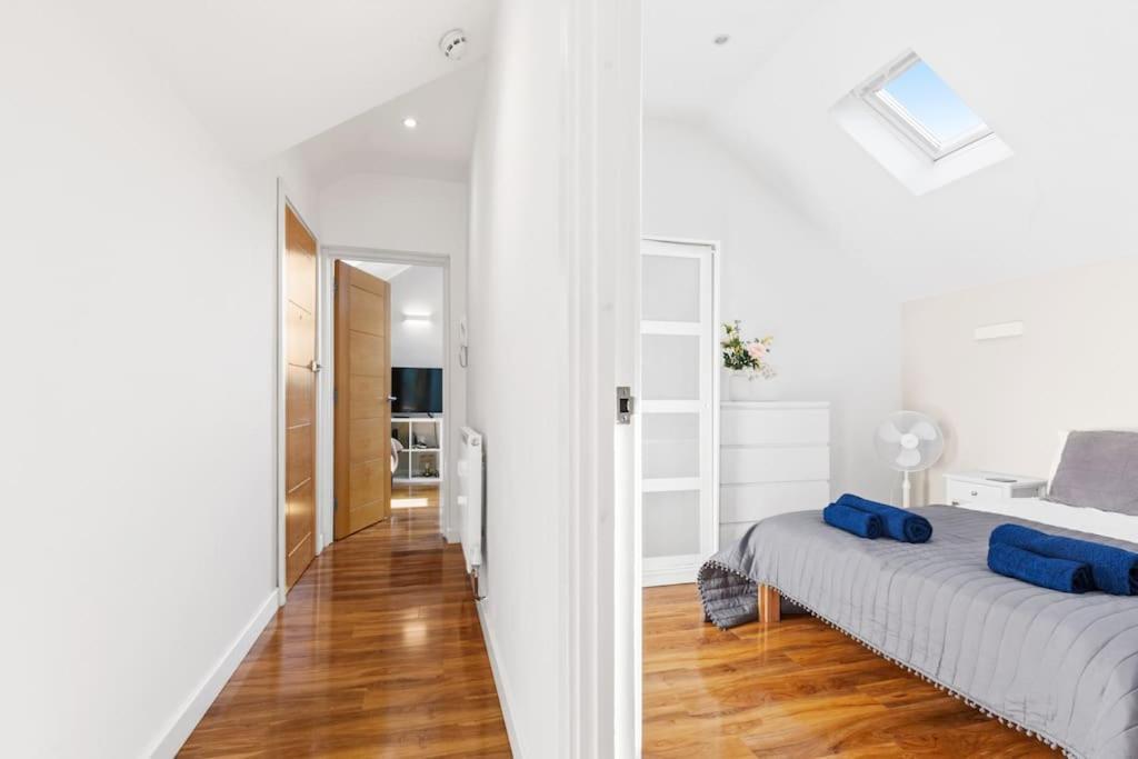 Apartment Two Bed In Leytonstone London