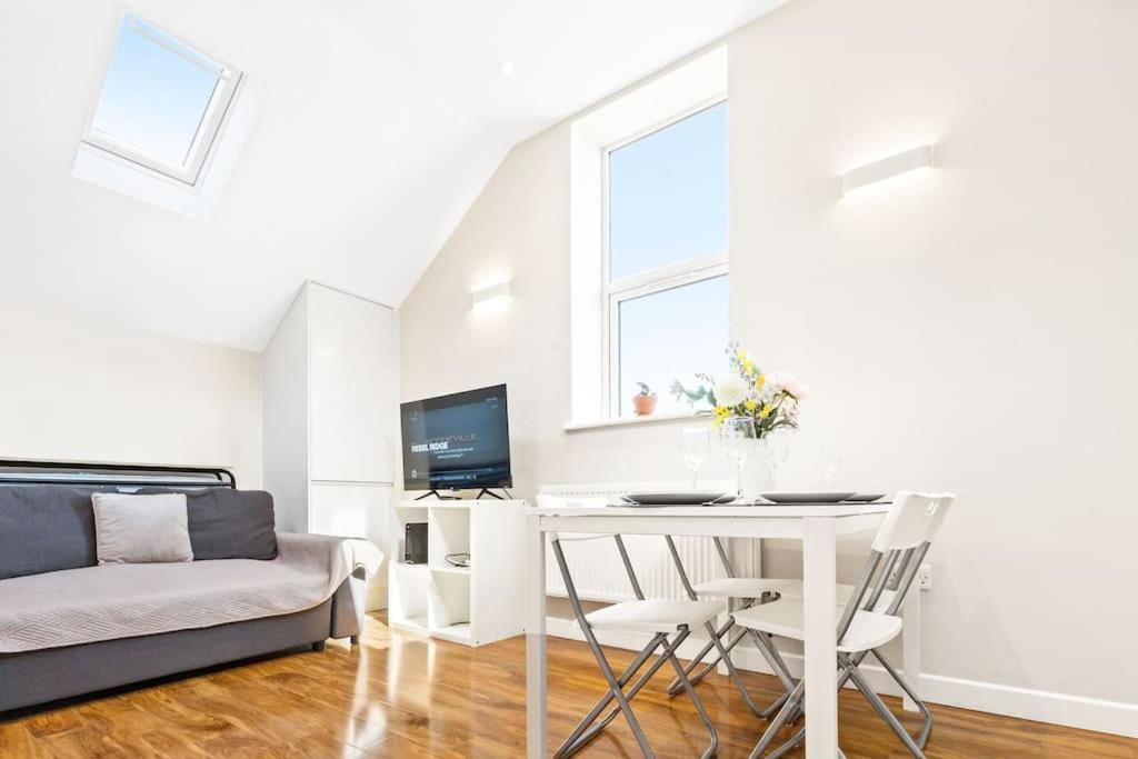 Two Bed In Leytonstone Appartamento